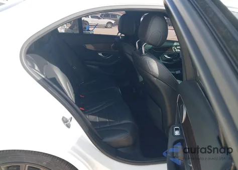 2020 Mercedes-Benz C 300 z USA, uszkodzony, nr VIN WDDWF8DBXLR540562